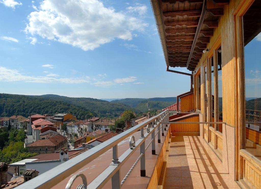 Hotel Comfort Велико-Тырново Экстерьер фото